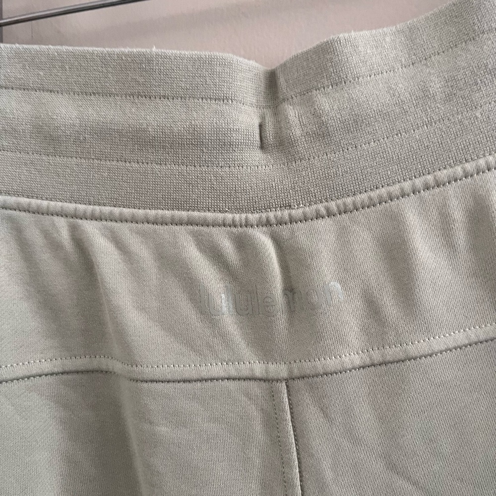 Lululemon Relaxed Fit French Terry Jogger Green Fern Size 8 - Picture 7 of 8